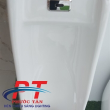 Tiểu nam đứng