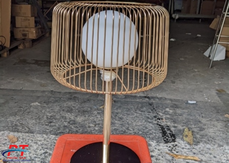 Đèn bàn PTDB573