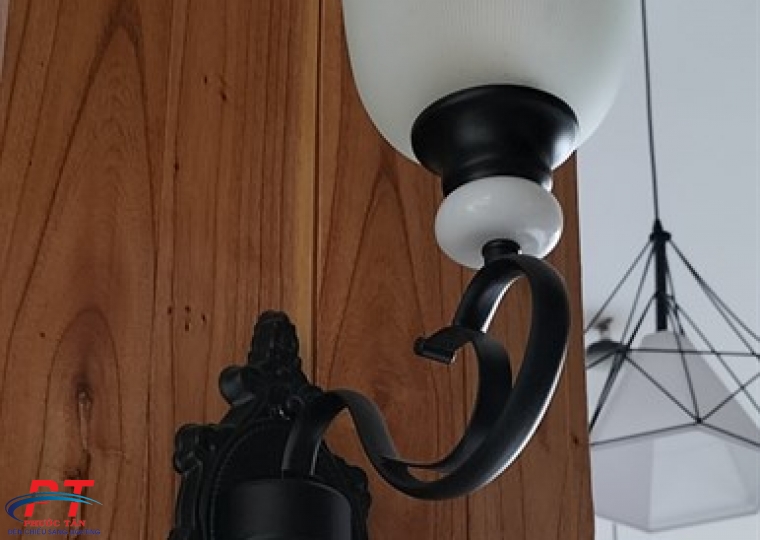 Đèn tường PTDT1704
